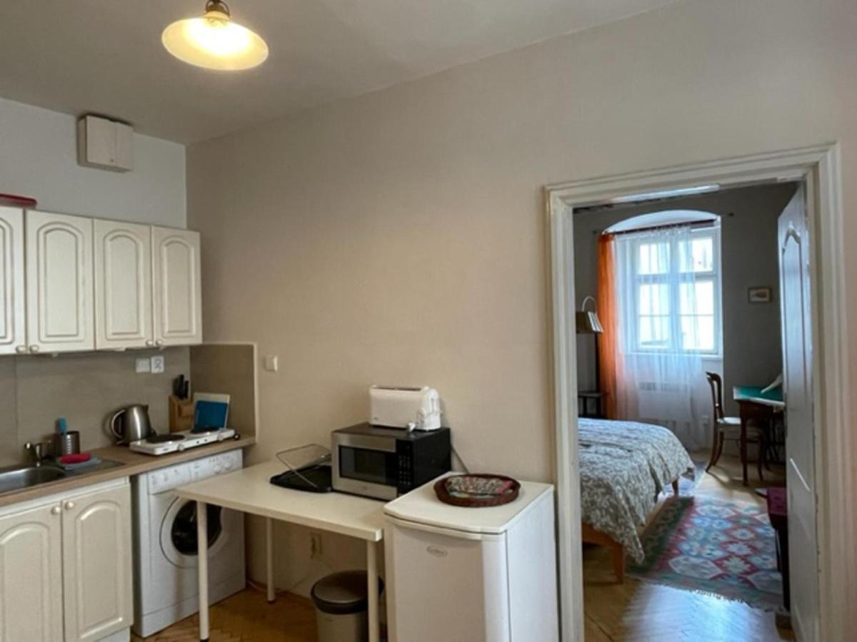 Cool Historical 1 Bedroom In Mala Strana Apartamento